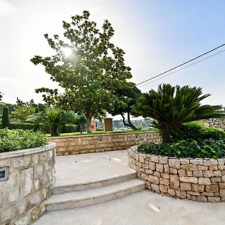 Hresc S Bed and breakfast 4*