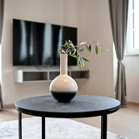 לינה וארוחת בוקר Hresc S