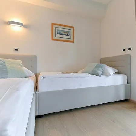 Hresc S לינה וארוחת בוקר