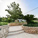 Hresc S Bed & Breakfast 4*