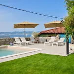 Hresc S Couette-café Zadar
