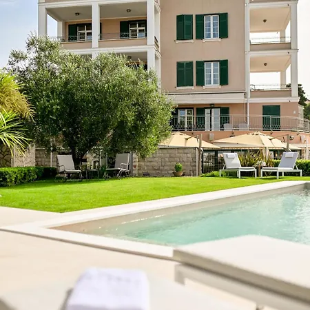 Hresc S Bed & Breakfast 3*