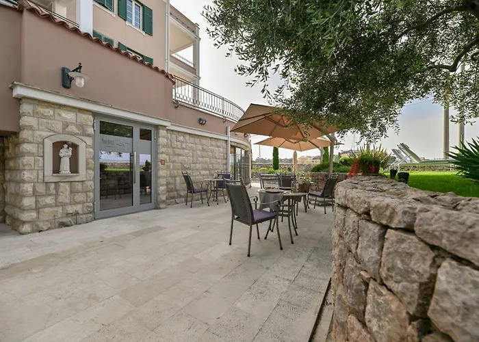 krevet i doručak Hresc S 4*